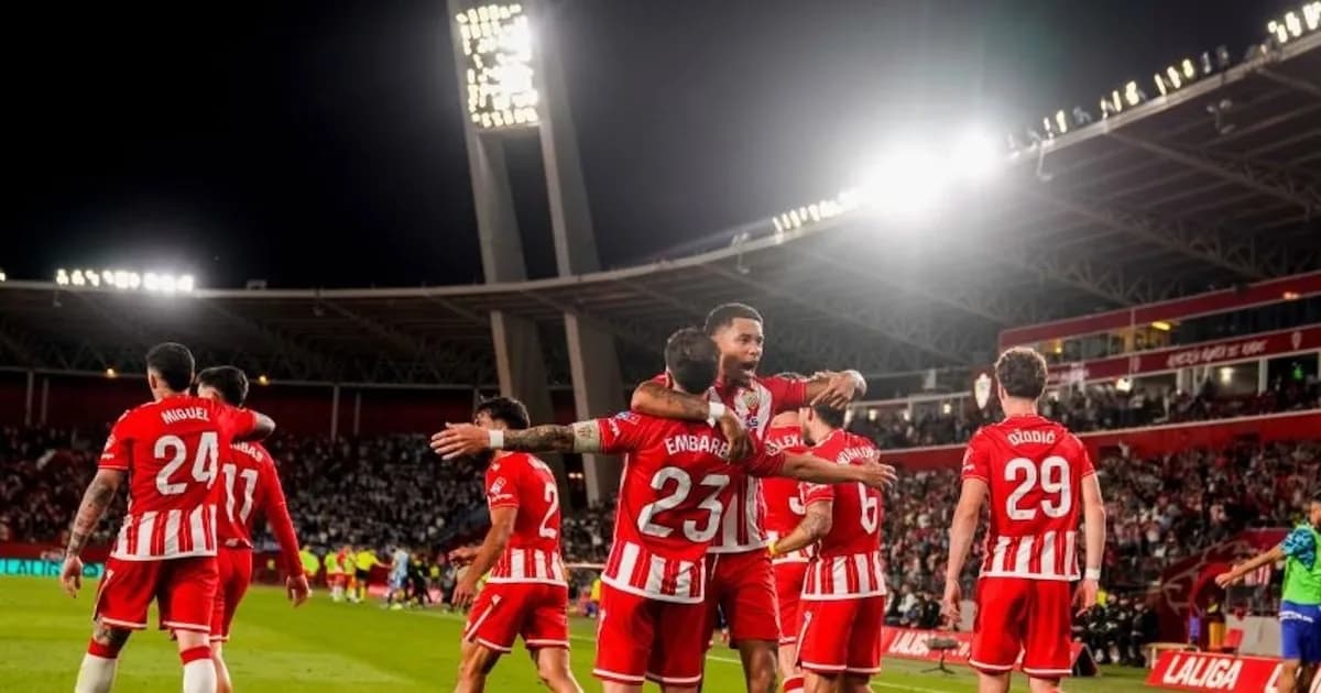 Almería se impone a Málaga y asegura su lugar en el ascenso directo