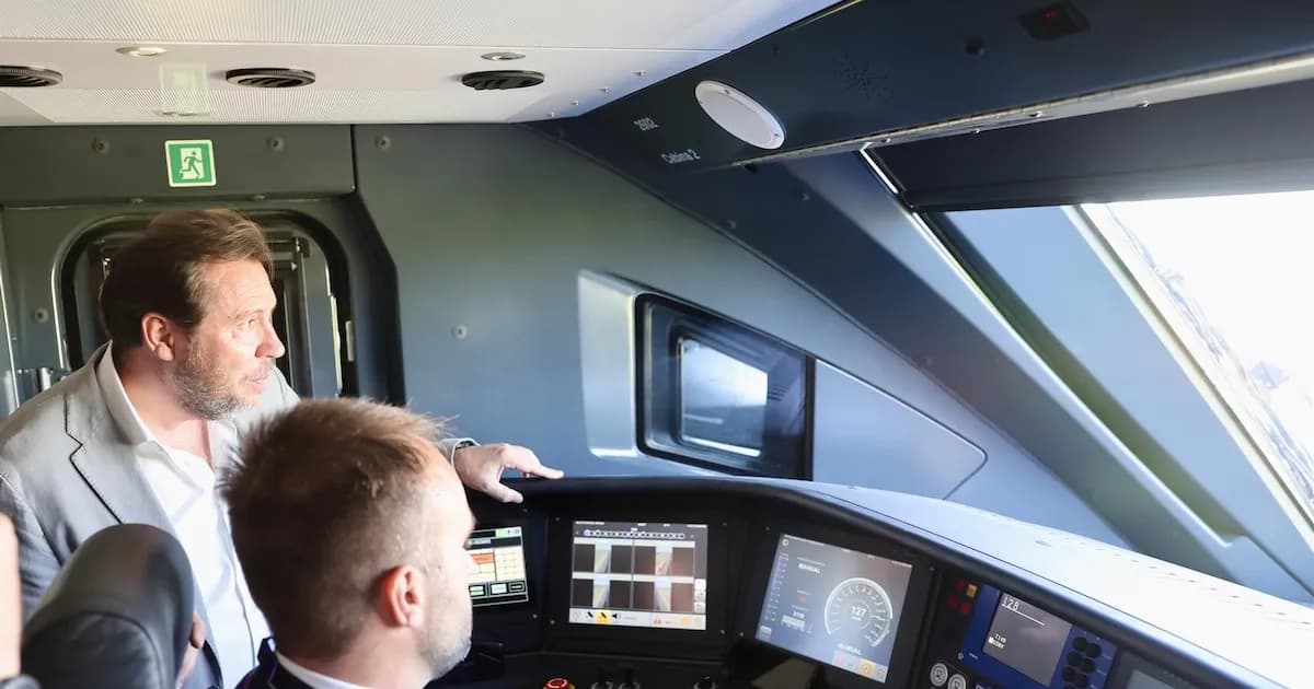 Nuevos Trenes de Cercanías de Stadler Arriban a Madrid para Impulsar la Movilidad