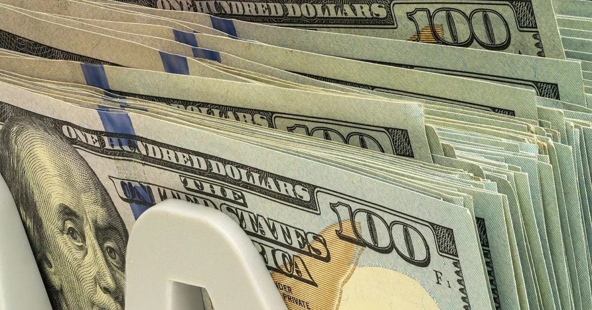 El dólar blue se estabiliza por segundo día y se mantiene por encima de $1.400