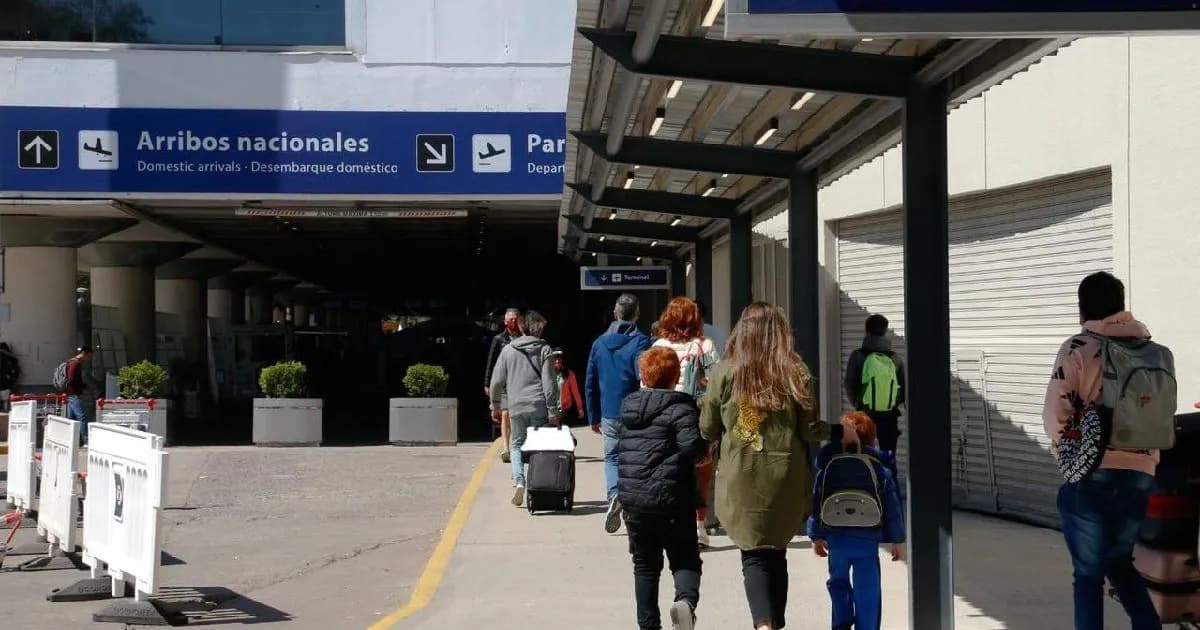 ATE convoca a un paro nacional y evalúa bloqueos en aeropuertos por reclamos salariales