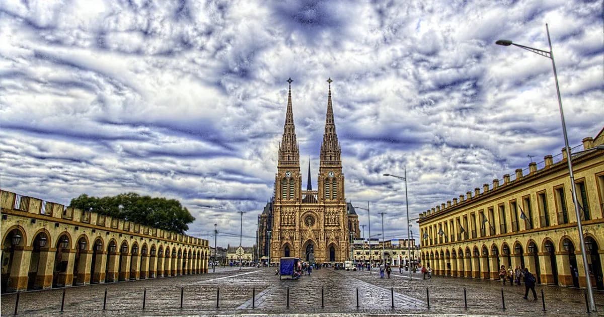 La Iglesia Argentina Rinde Homenaje al Papa Francisco en el Primer Aniversario de su Fallecimiento