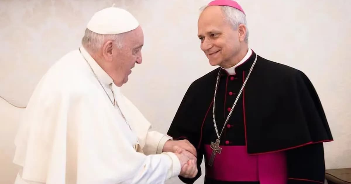 León XIV rinde homenaje a Francisco a un año de su fallecimiento y destaca su legado