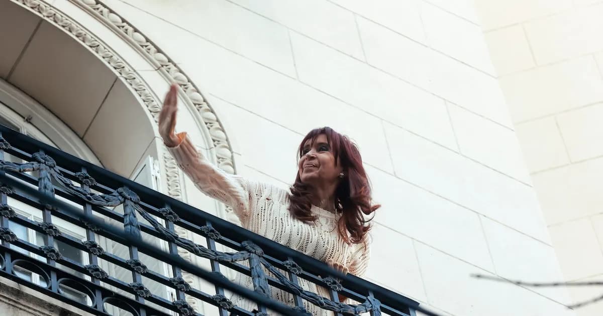 Cristina Kirchner impugna la participación de la UIF en el caso Hotesur ante la Corte Suprema