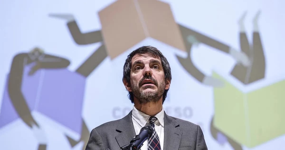 Urtasun celebra la desclasificación de documentos históricos y aboga por reformar la ley de secretos