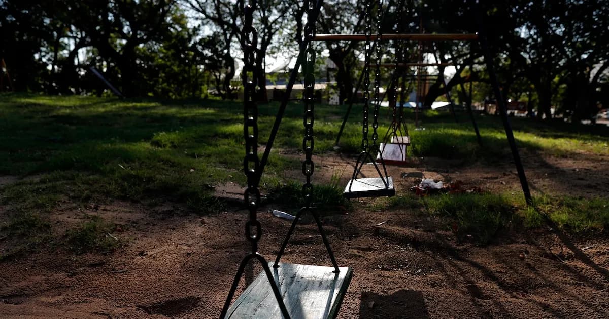 Accidente en Plaza: La Justicia Determina Responsabilidades Compartidas en Caso de Lesiones