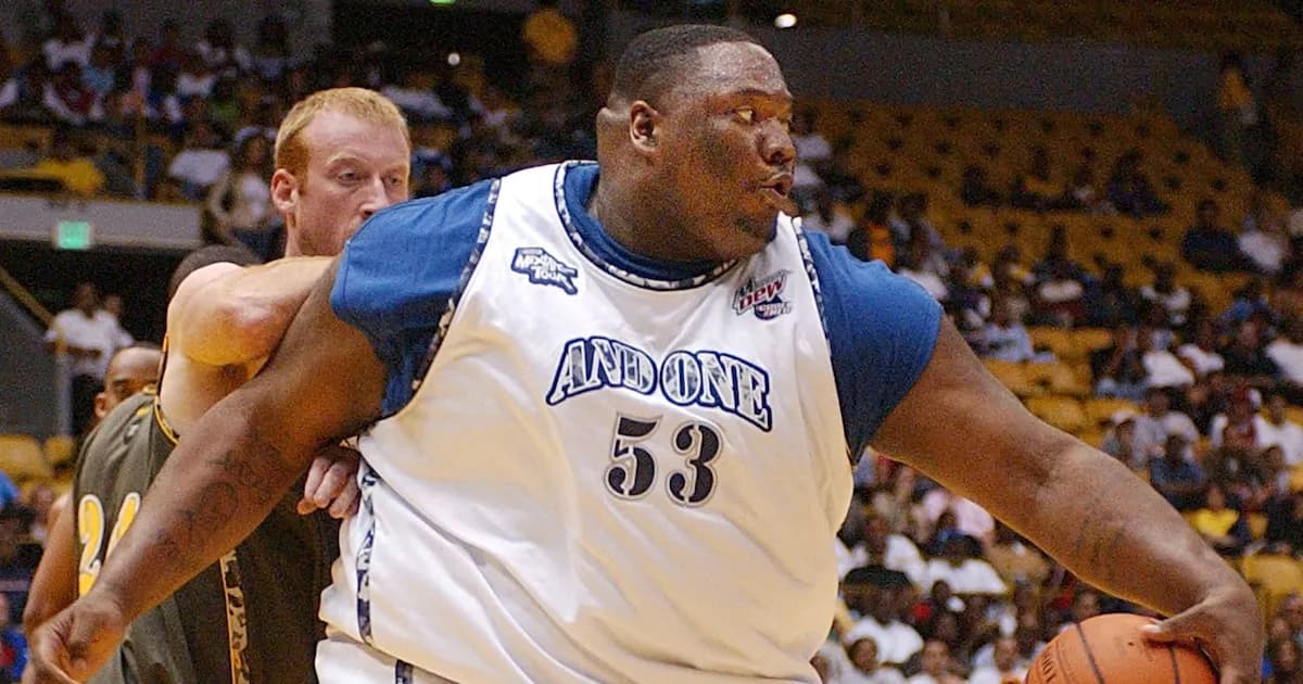 La leyenda de Troy Jackson: de gigante del básquet callejero a ícono eterno