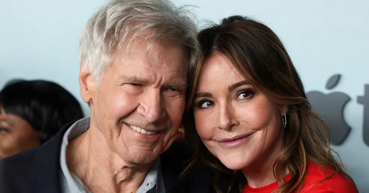 Christa Miller destaca la influencia de Harrison Ford en el set de 'Shrinking'