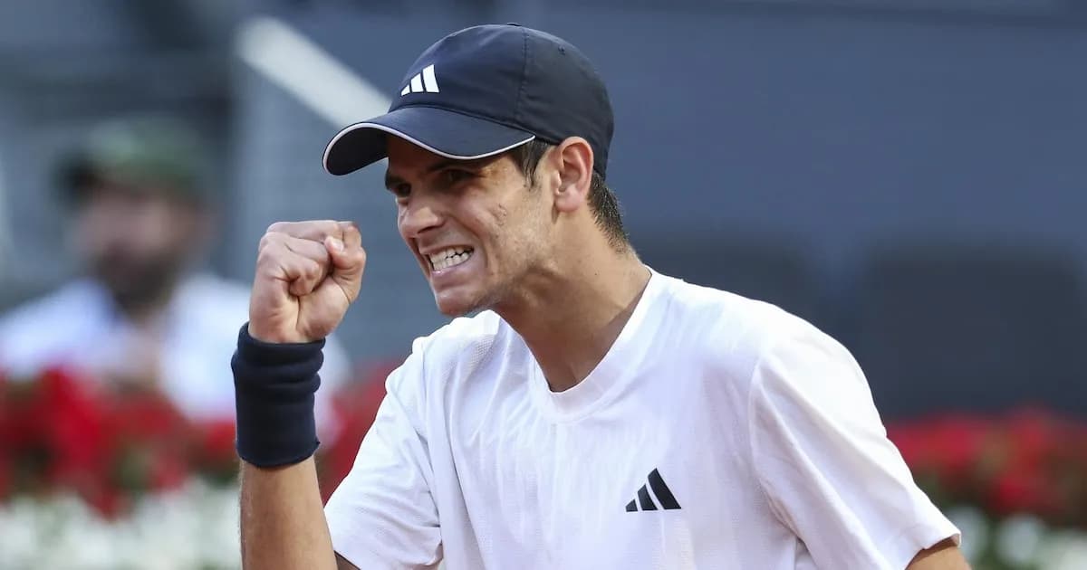 Rafa Jódar supera los nervios iniciales y avanza a la segunda ronda en Madrid