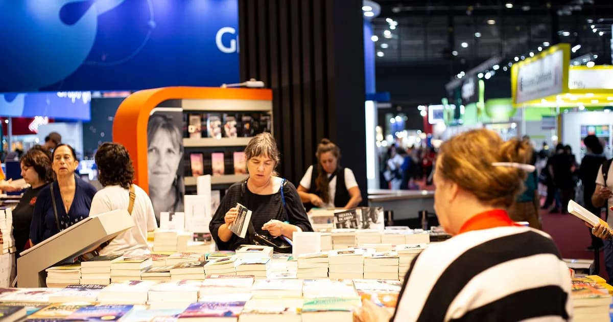 Inaugura la Feria del Libro de Buenos Aires con un enfoque innovador y figuras destacadas