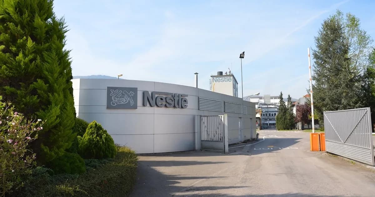 Nestlé enfrenta caída del 5,7% en ventas por efectos del tipo de cambio