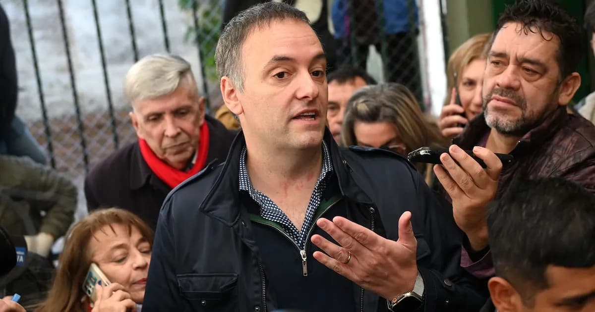 El Jefe de Gabinete Manuel Adorni y su costoso viaje a Aruba: un análisis financiero