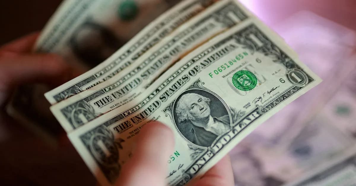 La Cotización del Dólar en Cuba: Estabilidad y Desafíos Económicos al Cierre del Mercado