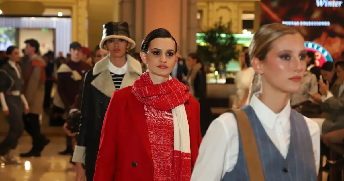 Un innovador desfile en Buenos Aires acerca la moda al público general
