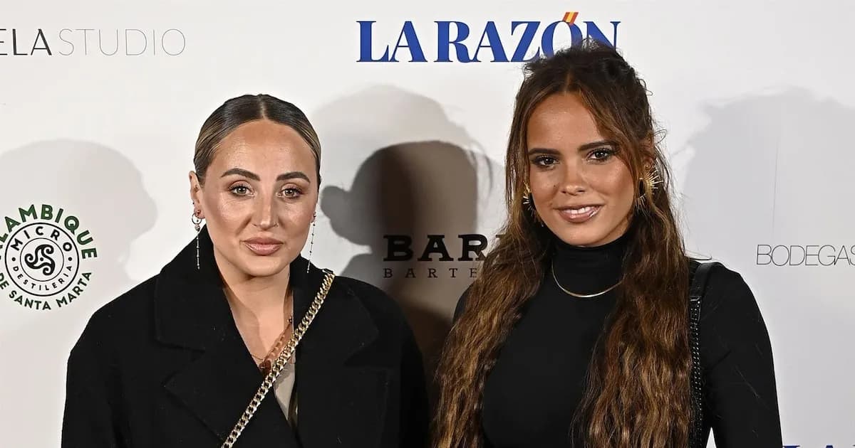 Rocío Flores y Gloria Camila celebran su reconciliación en la Feria de Abril