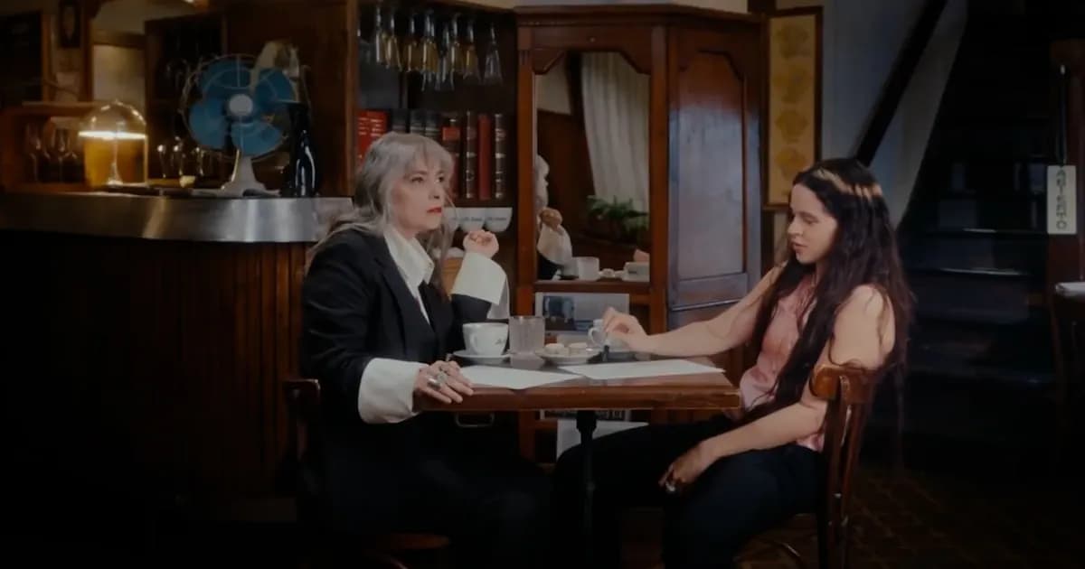 Mariana Enriquez reflexiona sobre la fama de Rosalía y su impacto en la literatura contemporánea