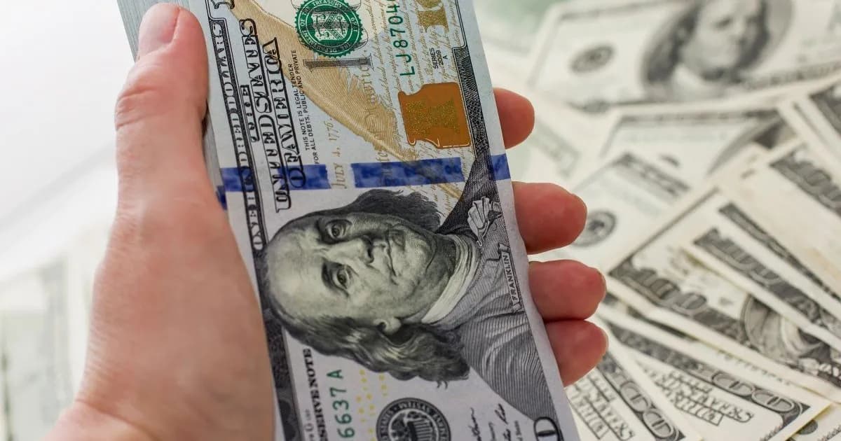 El dólar mayorista se mantiene por debajo de $1.400 por sexta semana consecutiva