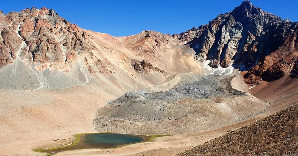 Suspensión de la Reforma de la Ley de Glaciares Genera Nuevas Controversias en Santa Cruz