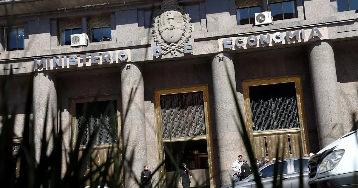 El Ministerio de Economía busca renovar $7,9 billones y atraer más dólares mediante Bonares