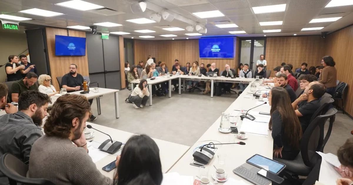 Diputados proponen un Programa Nacional de Educación Digital ante amenazas en escuelas