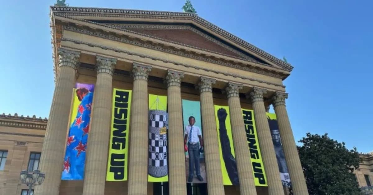 La estatua de Rocky Balboa se exhibe por primera vez en el Museo de Arte de Filadelfia