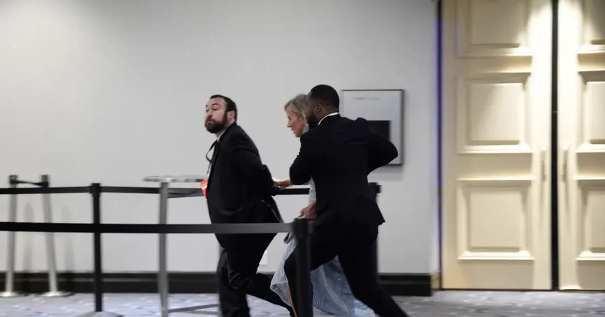 Tiroteo interrumpe gala en Washington: Donald Trump evacuado en medio del caos