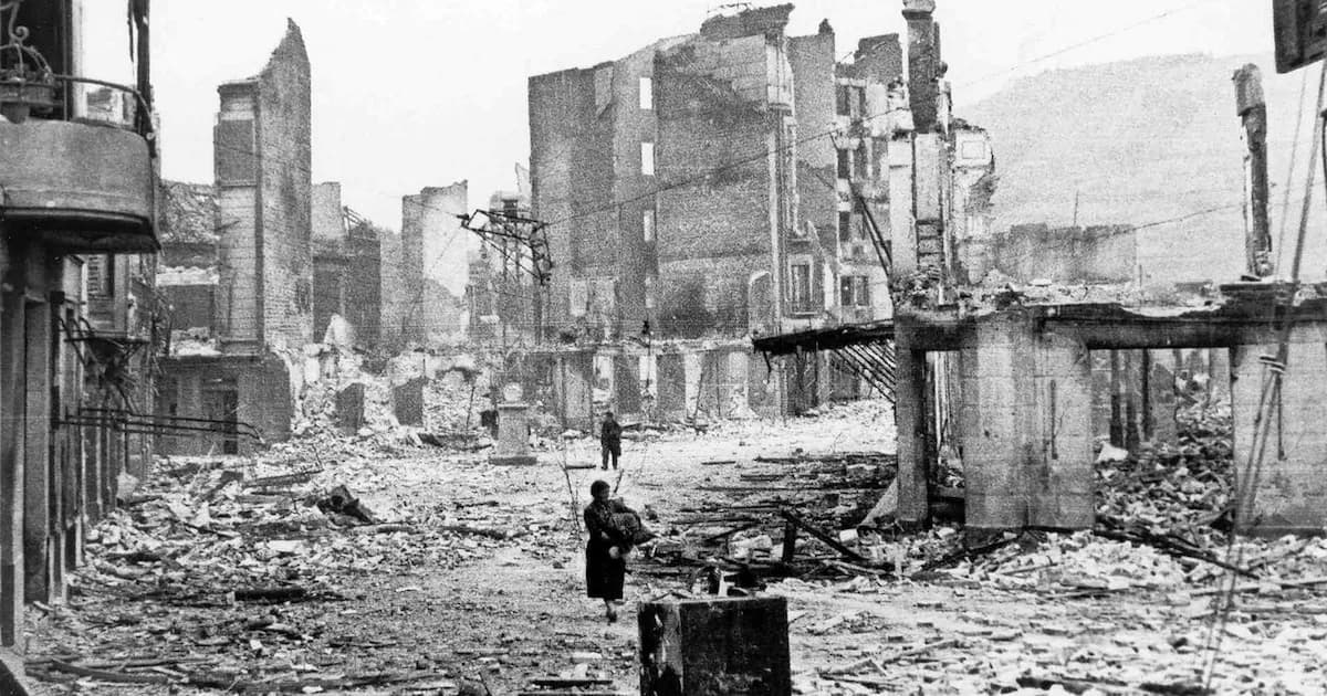 Guernica: el bombardeo que marcó un antes y un después en la historia bélica