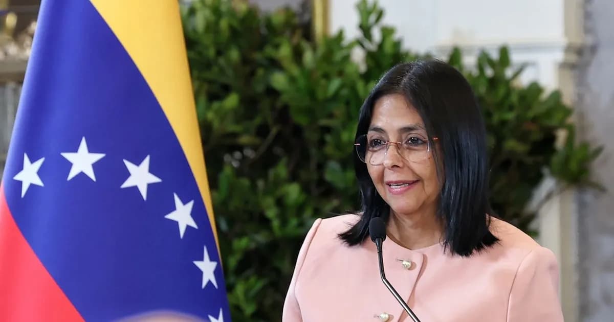 Delcy Rodríguez inicia su segunda visita internacional como presidenta encargada de Venezuela