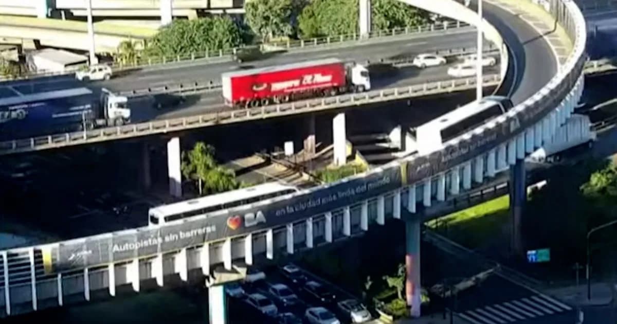 Interrupciones en la circulación por incidentes en la Autopista 9 de Julio Sur