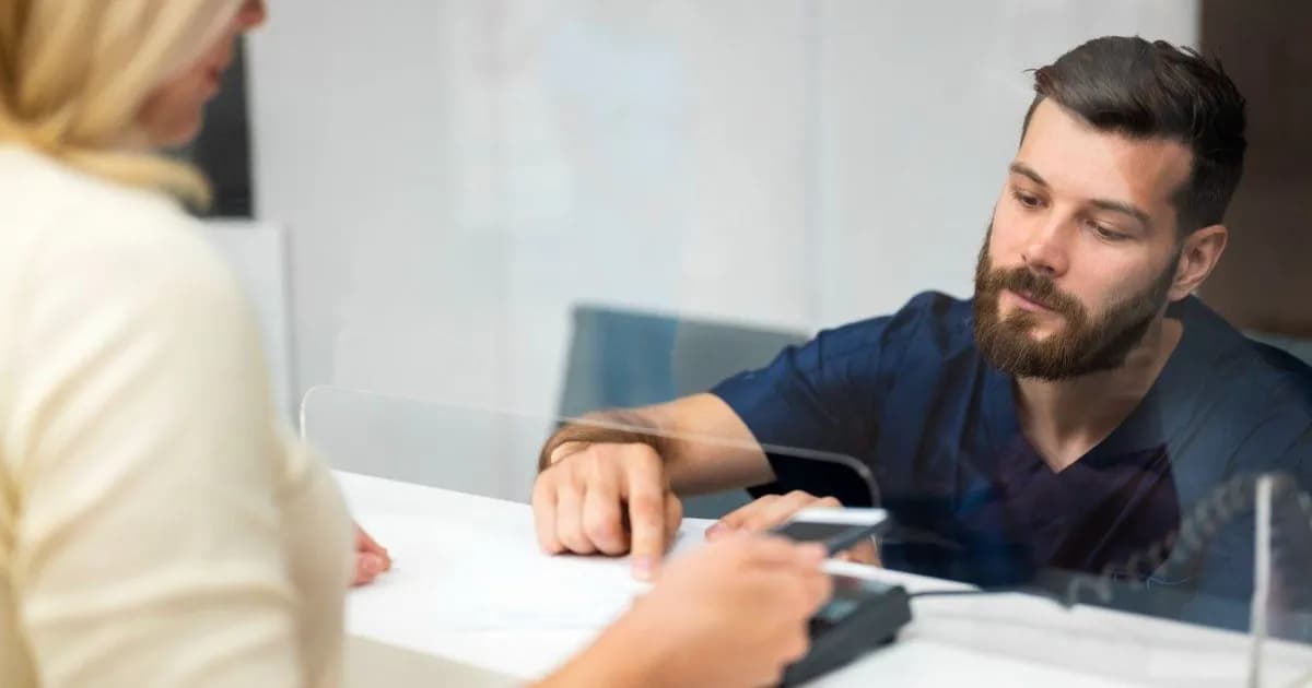 Paro en bancos: cómo operan las sucursales este lunes 27 de abril y qué operaciones se pueden realizar