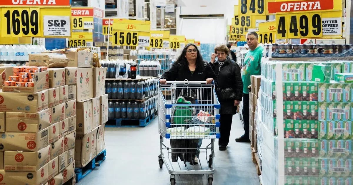 El consumo masivo se desploma un 5,1% en marzo: la mayor caída en 14 meses