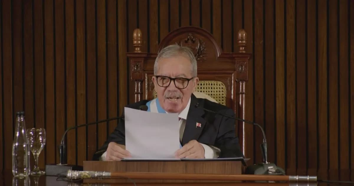 Gobernador de Santiago del Estero otorga bono de $600.000 a estatales por el Día del Trabajador