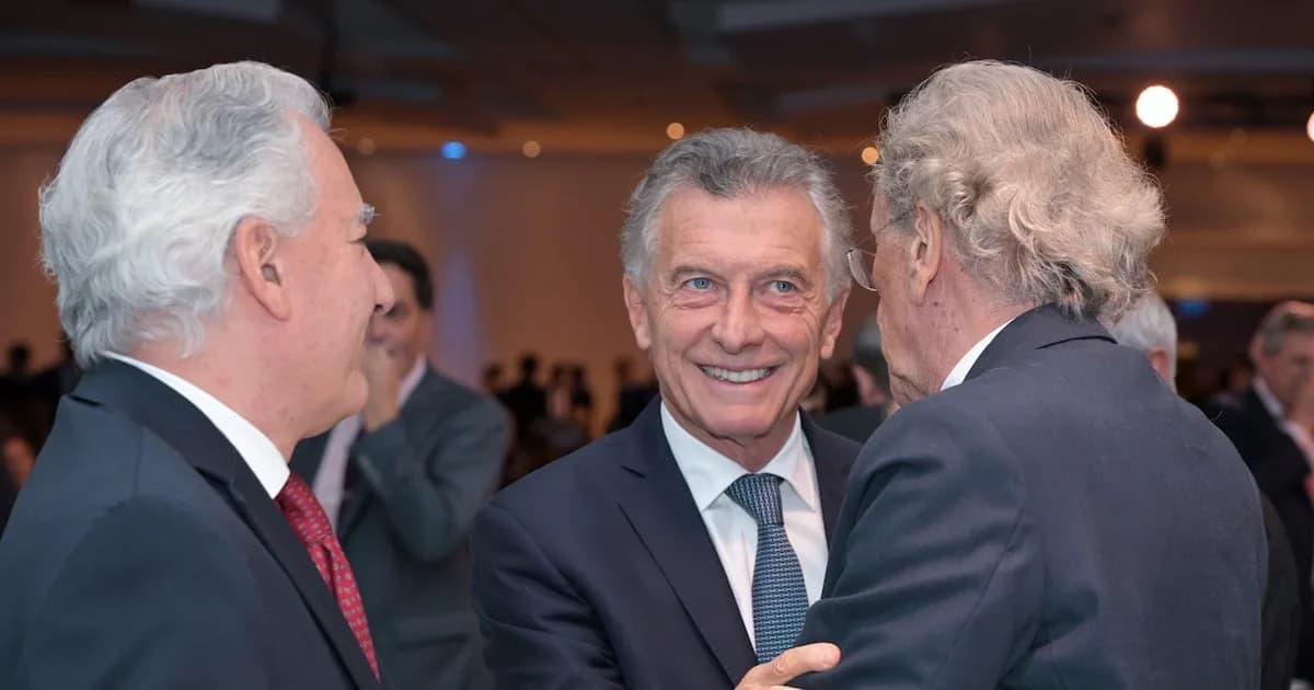 Macri y Milei: Tensiones y Reencuentros en la Cena de la Fundación Libertad