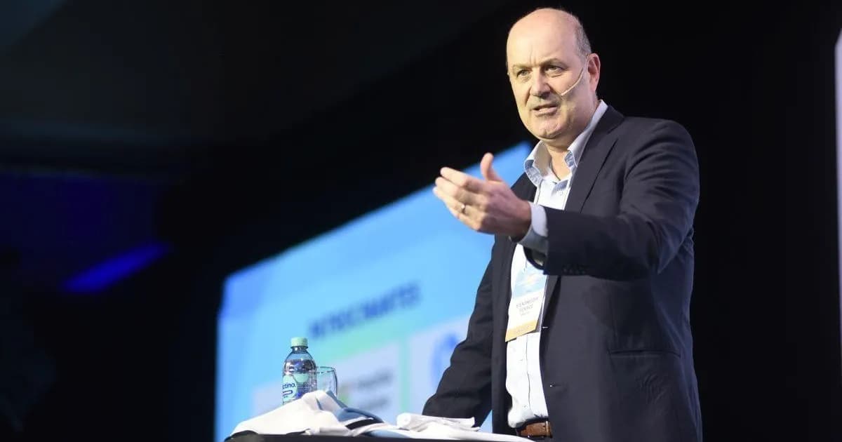 Sturzenegger propone una ley para empresas gestionadas por inteligencia artificial en Argentina