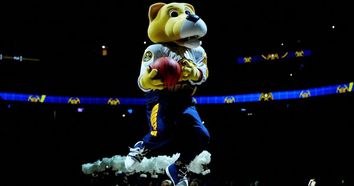 El asombroso tiro de Rocky, la mascota de los Nuggets que deslumbró a la NBA