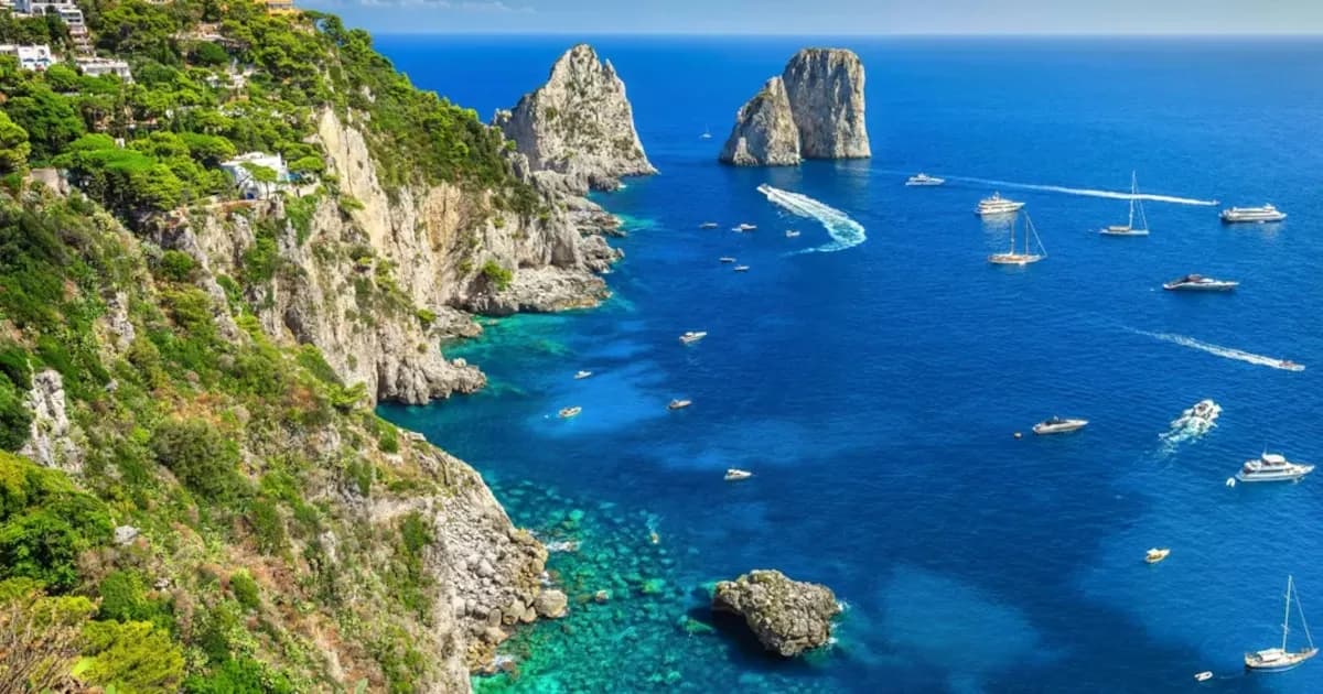 Capri restringe el turismo: solo grupos de hasta 40 personas podrán desembarcar