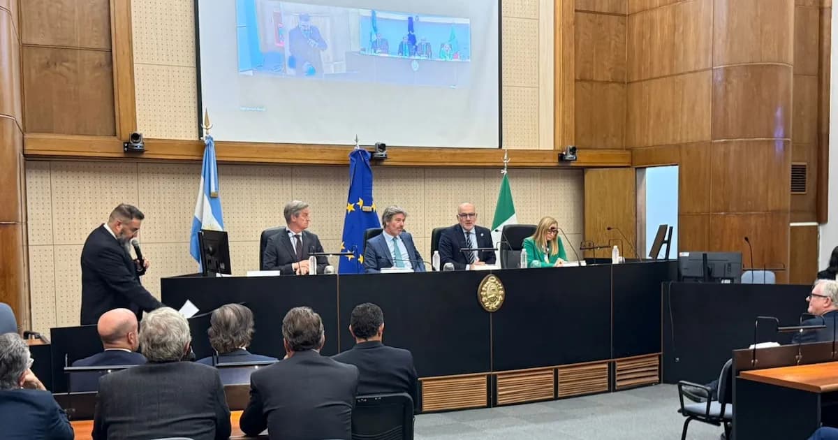 El ministro de Justicia encabeza charla sobre anticorrupción en Comodoro Py