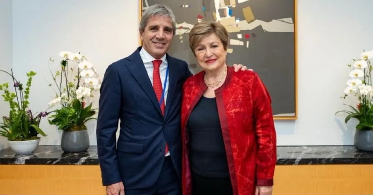 El Gobierno evalúa cómo afrontar un vencimiento clave con el FMI mientras aguarda un rescate