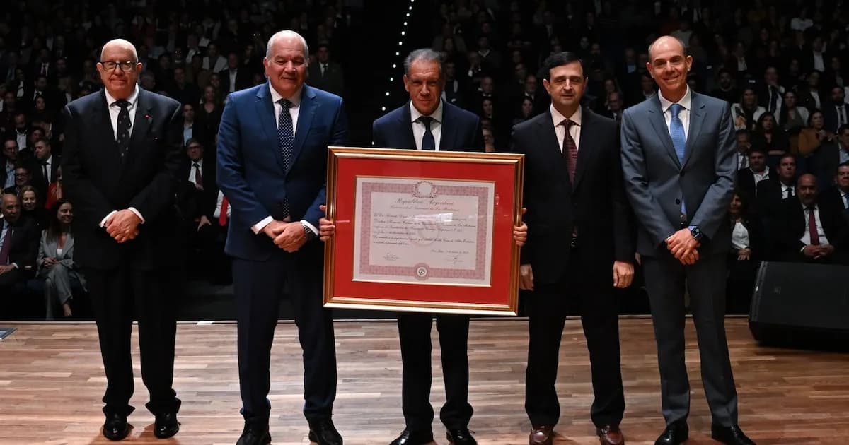 Daniel Hadad recibe el Doctorado Honoris Causa por su influencia en el periodismo hispanoamericano