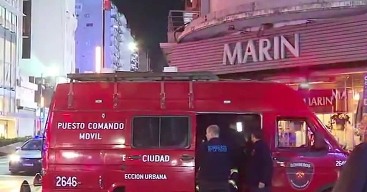 Detenido por incendio en edificio de Corrientes: 12 heridos y una familia evacuada