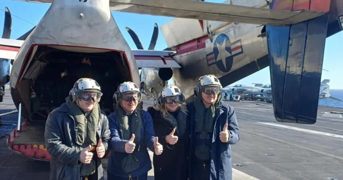 Javier Milei participa de ejercicios navales en el USS Nimitz en el Atlántico Sur