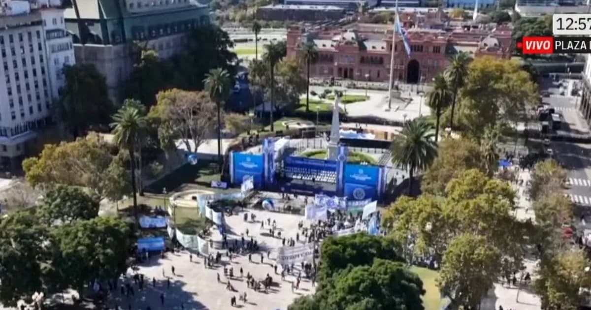 La CGT se moviliza a Plaza de Mayo en defensa de los derechos laborales y contra la reforma
