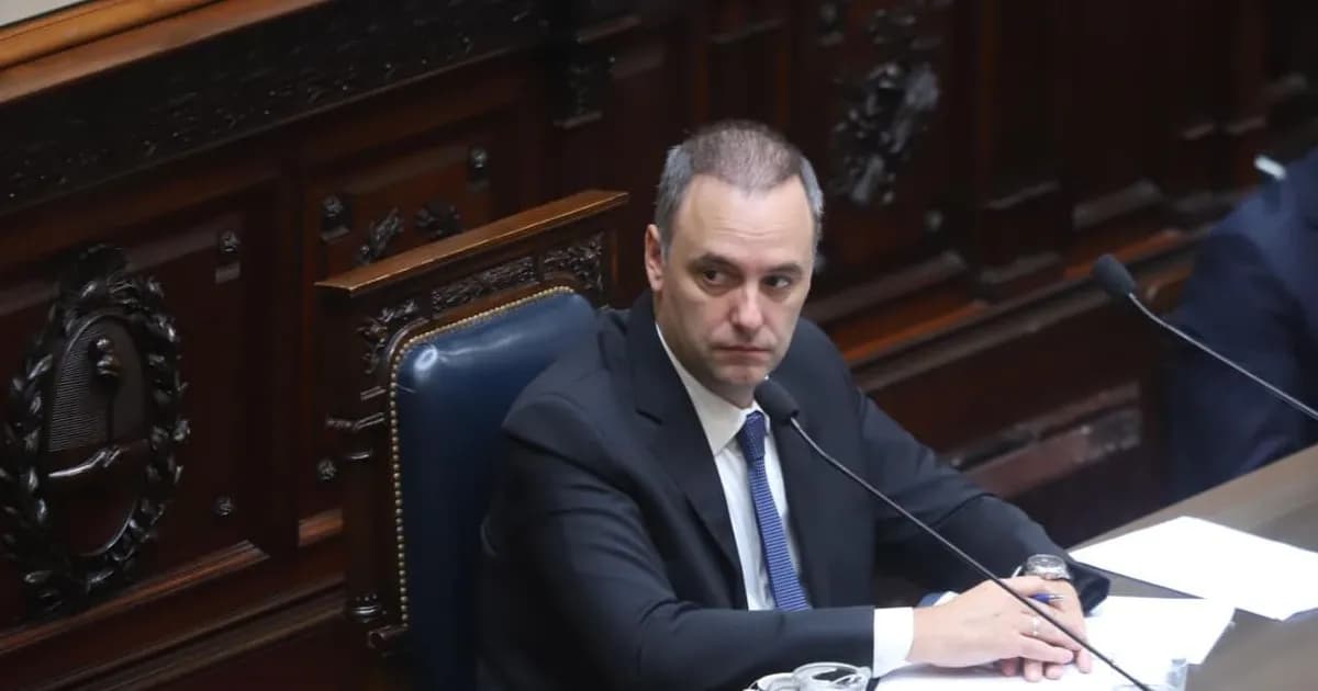 La Reaparición de Manuel Adorni en Diputados: Un Análisis del Impacto en La Libertad Avanza