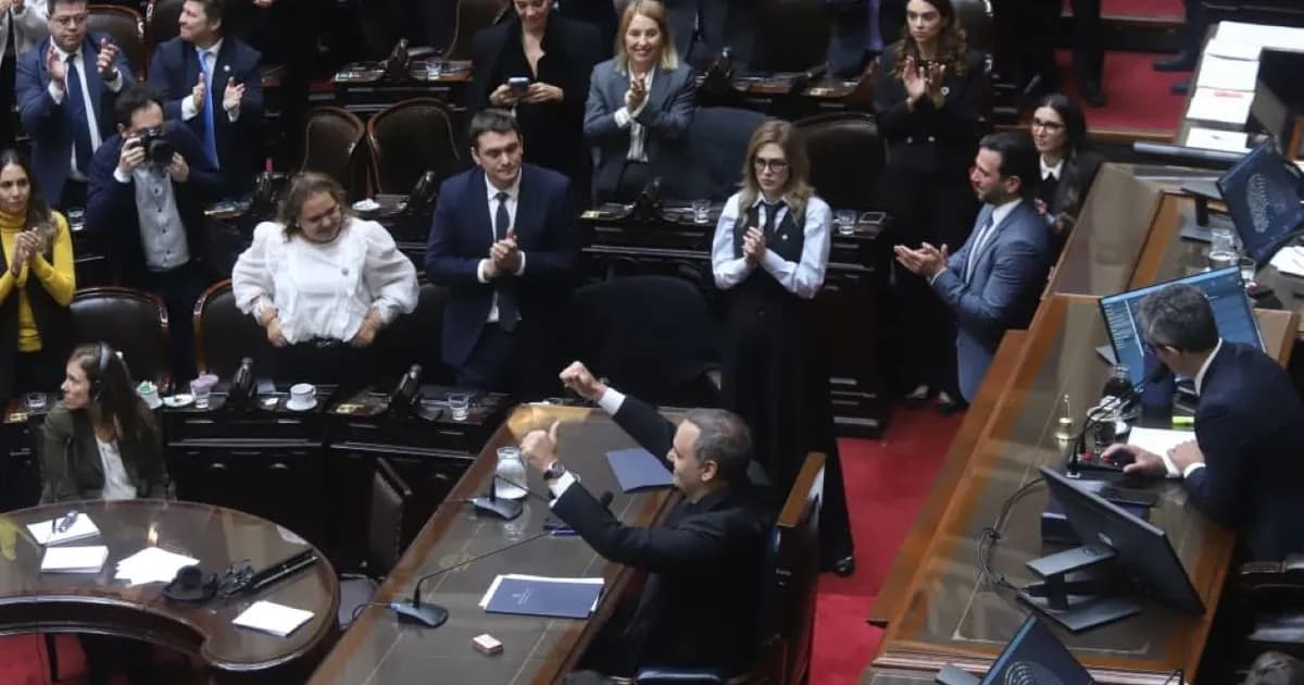 La Oposición Evalúa Una Moción de Censura Contra Manuel Adorni en un Clima Tenso