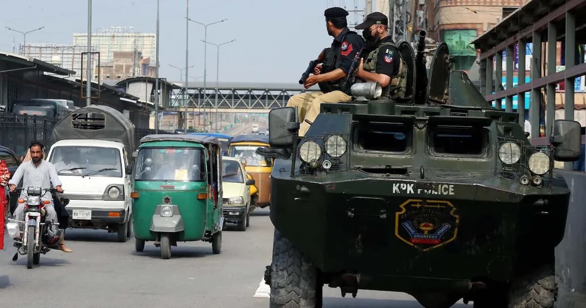Pakistán elimina a trece talibanes en enfrentamientos fronterizos con Afganistán