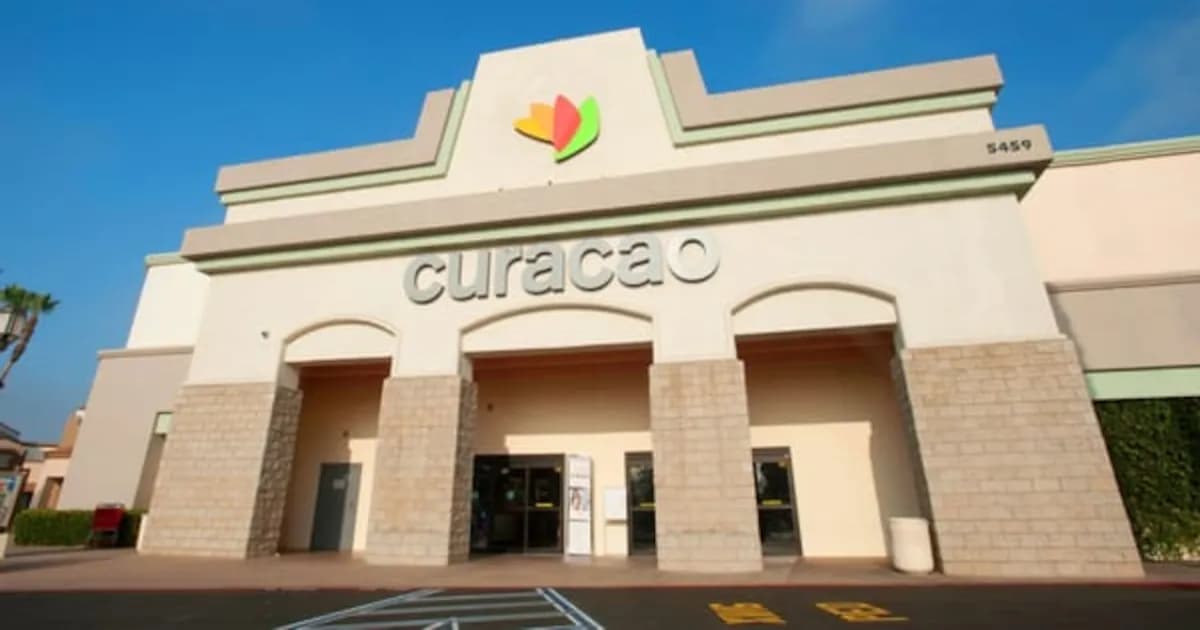 Curacao implementa programa para cancelar deudas de clientes deportados en EE.UU.