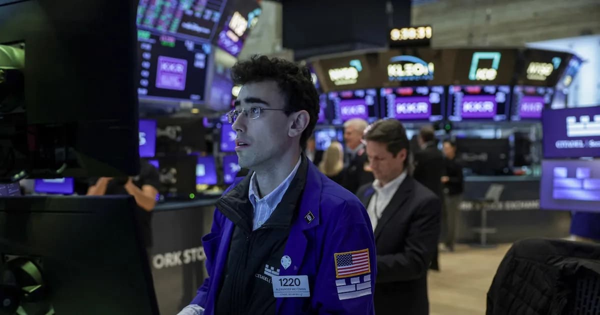Semana financiera: bajó el riesgo país, pero las acciones argentinas quedaron al margen del récord en Wall Street