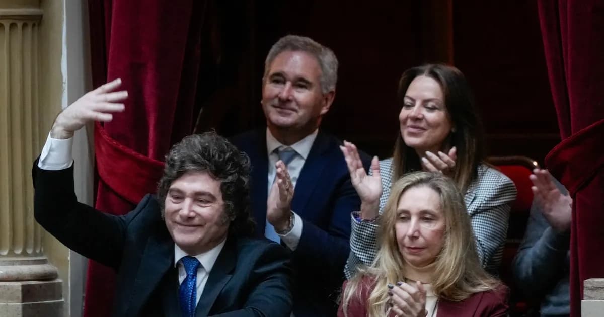 El desafío del relato oficial: Adorni en el centro de la tormenta política