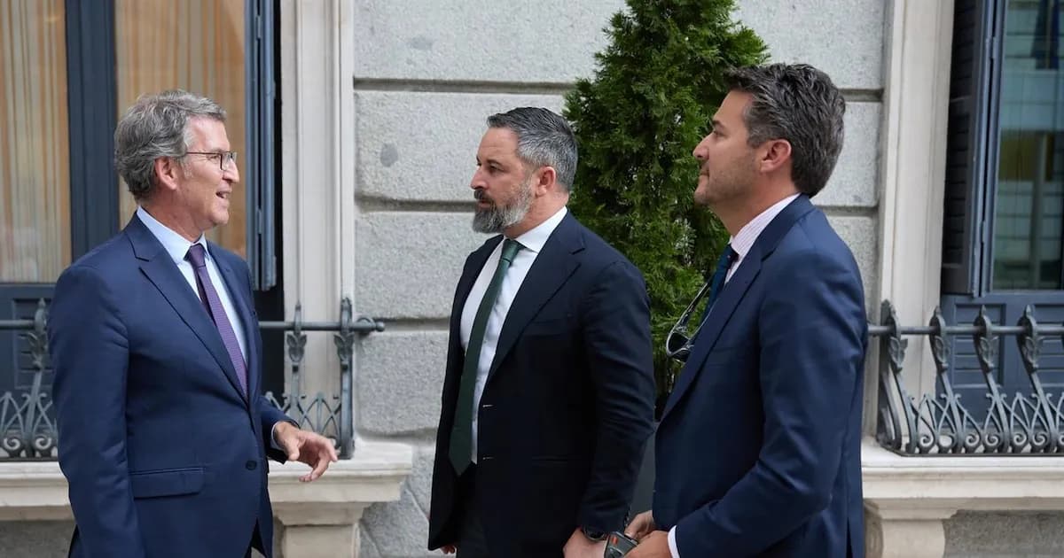 Feijóo y Abascal conversan sobre posibles pactos en Extremadura y Aragón