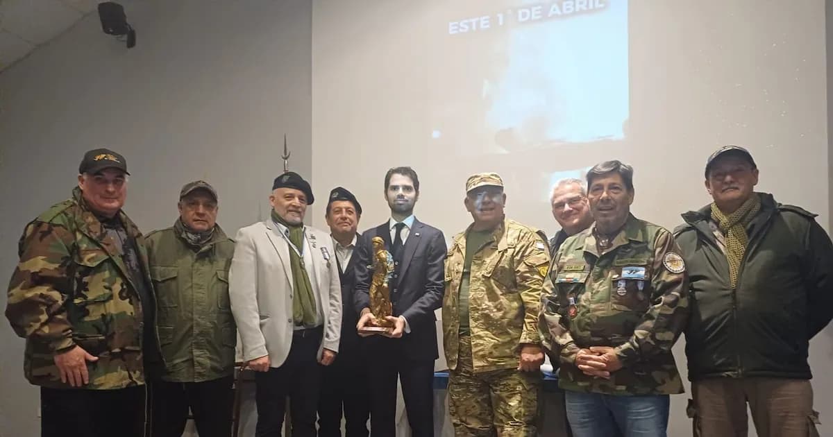 Veteranos de Malvinas honran al embajador argentino por su defensa de la soberanía