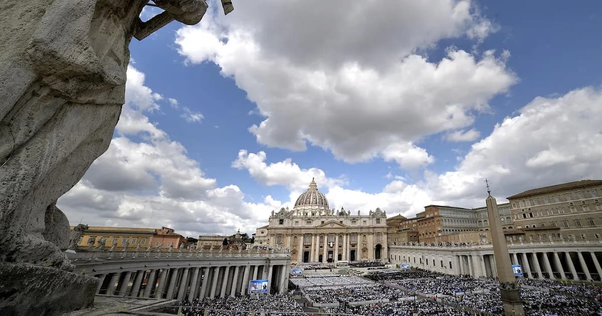 El Vaticano celebra la regularización de migrantes en España, según José Manuel Albares